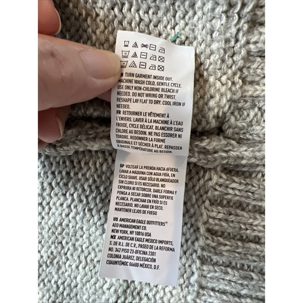 American Eagle Cardigan Gray Black‎ Silver Fair Isle Chevron Sweater Women XS - Picture 7 of 10